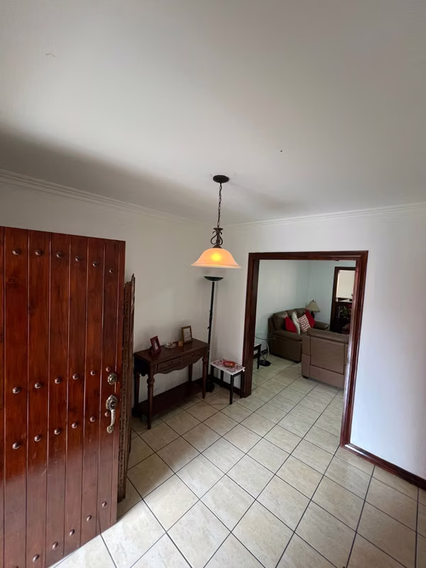 Venta de casa 5 dormitorios en Granadilla, Curridabat (AS)