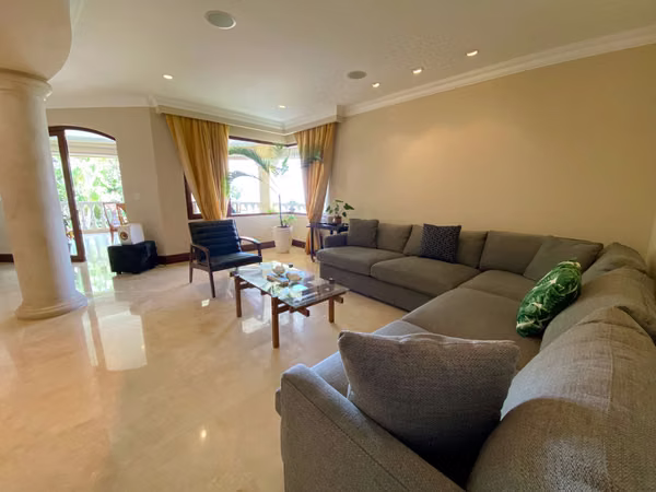 Casa en Venta en Santa Ana | 827 m² | Vista al Valle