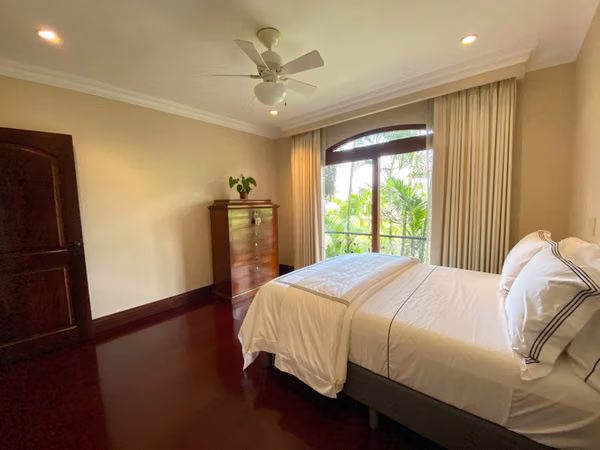 Casa en Venta en Santa Ana | 827 m² | Vista al Valle