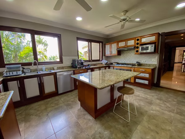 Casa en Venta en Santa Ana | 827 m² | Vista al Valle