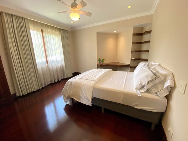 Casa en Venta en Santa Ana | 827 m² | Vista al Valle