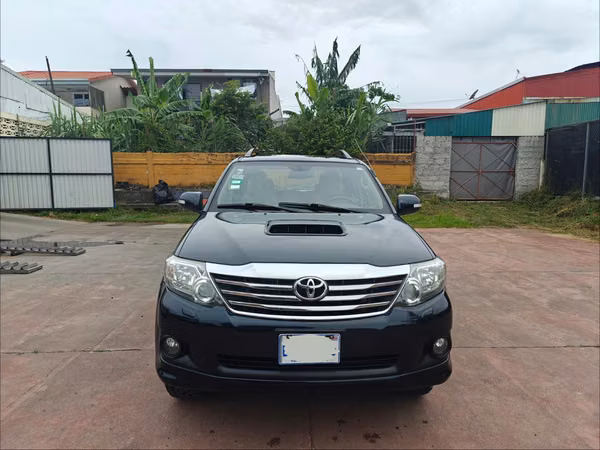 Toyota Fortuner 2012