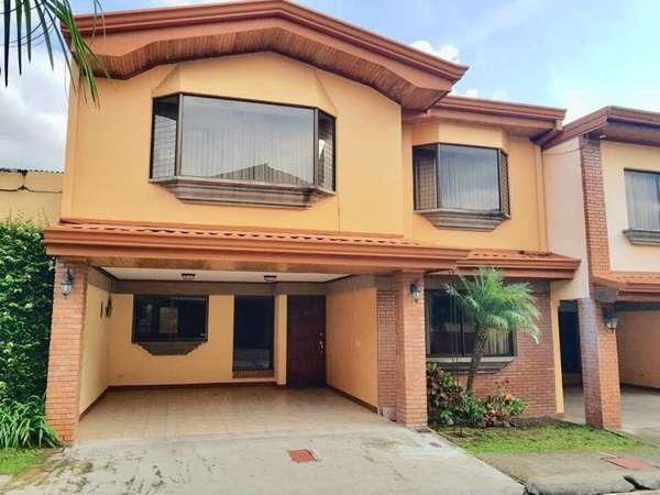 Two-story house in Providencia condo sold in Moravia