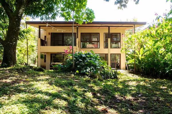 Moderna casa en venta en Ecovilla San Mateo Alajuela