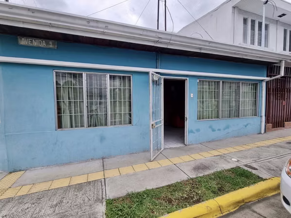 SE VENDE CASA ESQUINERA EN CORAZON DE JESUS - HEREDIA CENTRO