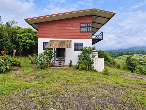 HERMOSO LOTE DE UNA HECTAREA EN CASCAJAL DE CORONADO