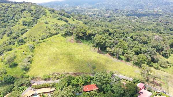 An Exceptional Property in the Heights of Atenas