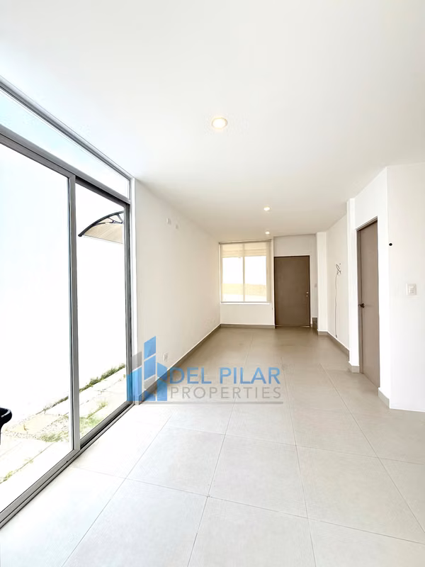 Alquiler de hermosa casa con jardín