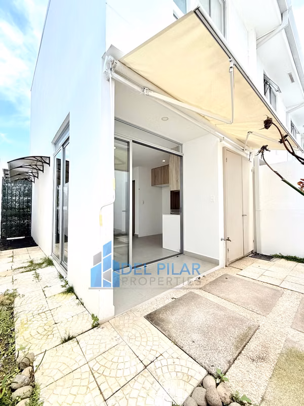 Alquiler de hermosa casa con jardín