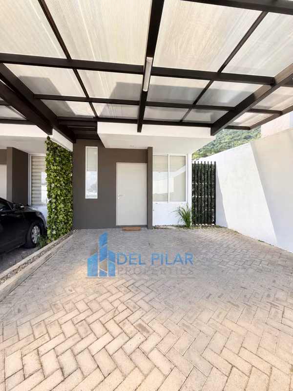 Alquiler de hermosa casa con jardín