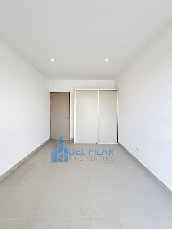 Alquiler de hermosa casa con jardín