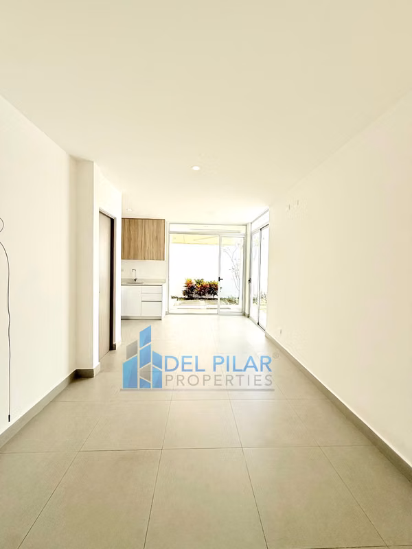 Alquiler de hermosa casa con jardín