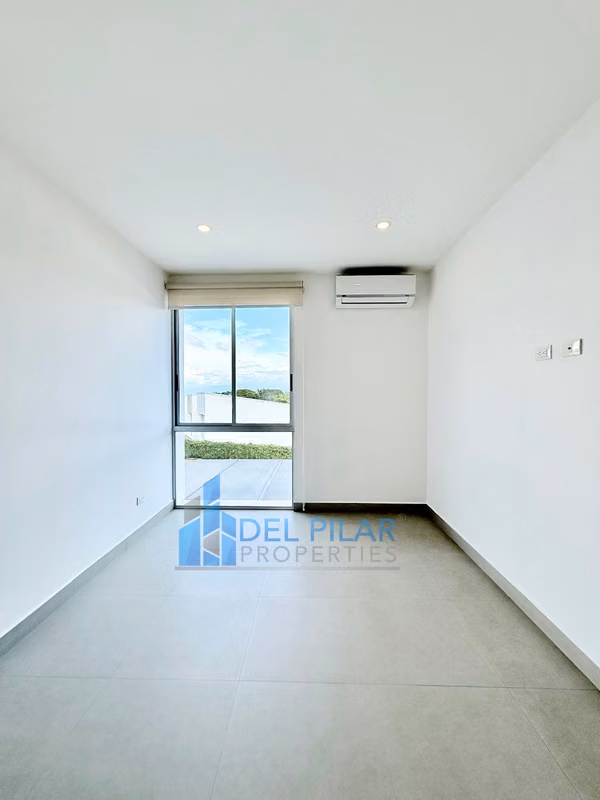 Alquiler de hermosa casa con jardín