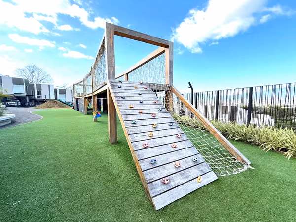 Alquiler de hermosa casa con jardín