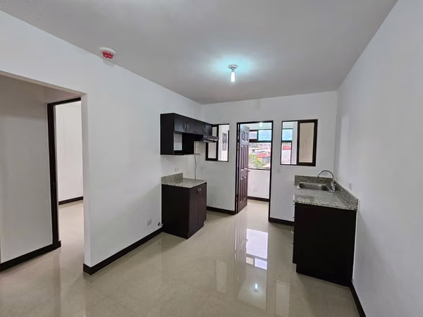 Alquiler de Apartamento en Condominio Torres de Monte Rey. San José