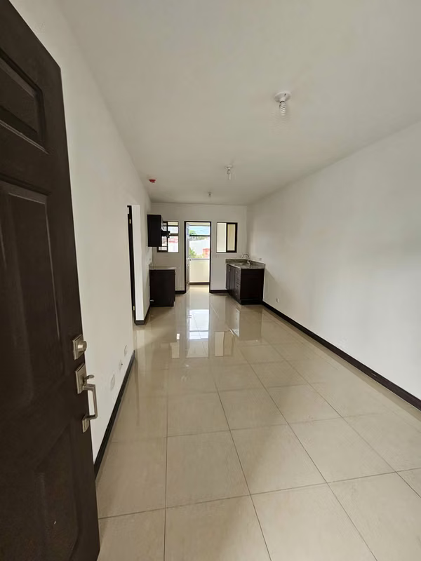 Alquiler de Apartamento en Condominio Torres de Monte Rey. San José