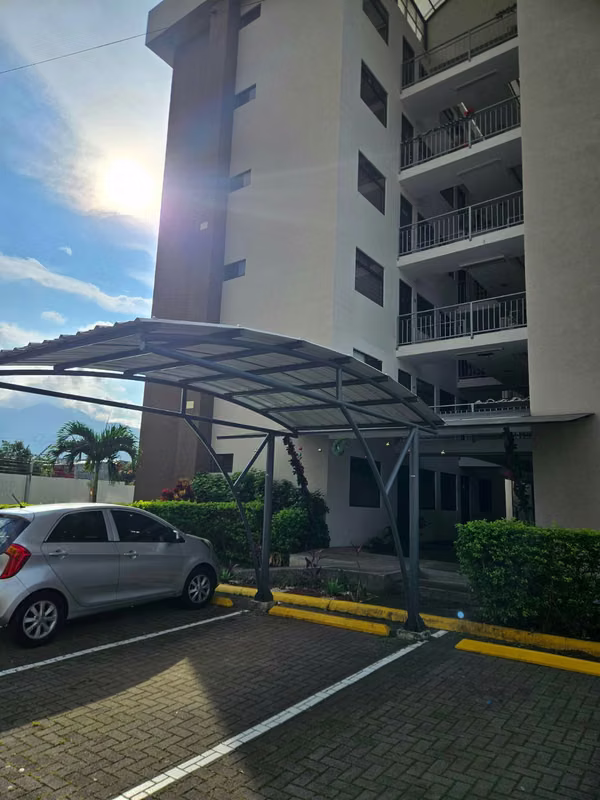 Alquiler de Apartamento en Condominio Torres de Monte Rey. San José