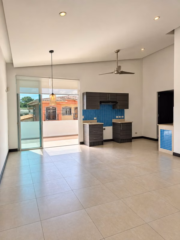 Venta de Apartamento en Santa Ana - 2 habitaciones - Mezanine - Terraza - Fácil acceso