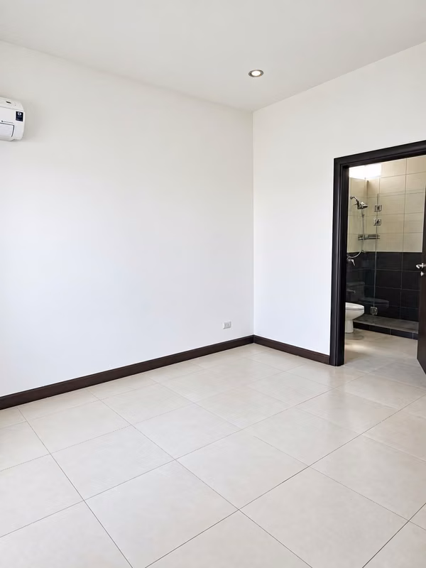 Alquiler de Apartamento en Santa Ana - 2 habitaciones - Mezanine - Terraza - Fácil acceso