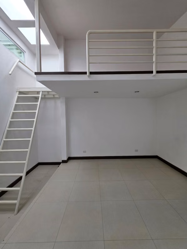 Alquiler de Apartamento en Santa Ana - 2 habitaciones - Mezanine - Terraza - Fácil acceso