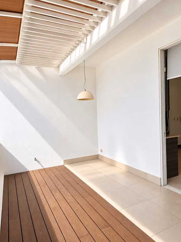 Alquiler de Apartamento en Santa Ana - 2 habitaciones - Mezanine - Terraza - Fácil acceso
