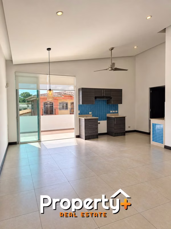 Alquiler de Apartamento en Santa Ana - 2 habitaciones - Mezanine - Terraza - Fácil acceso