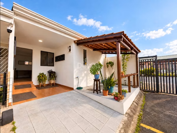 Casa en condominio en Pavas – 50 millones