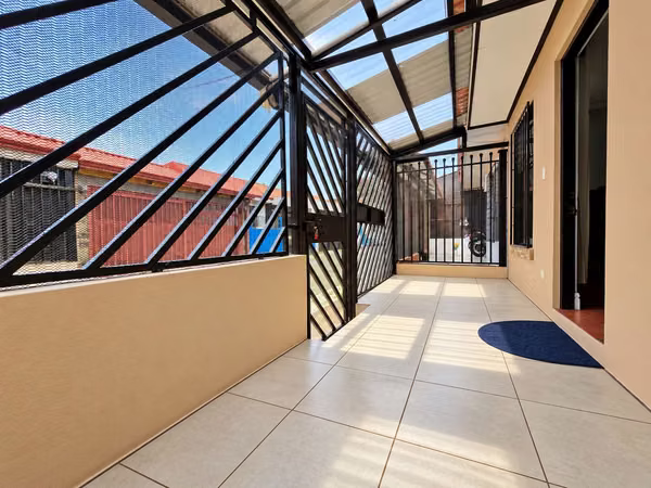 Venta. Oportunidad. Casa de 1 Nivel. Gravilias - Desamparados, San Jose