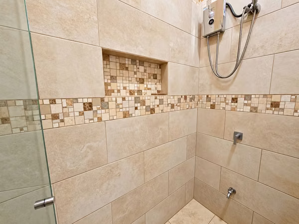 Venta. Oportunidad. Casa de 1 Nivel. Gravilias - Desamparados, San Jose