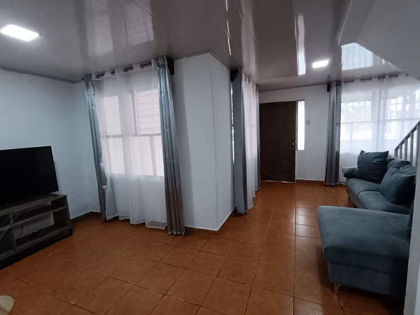 Se Alquila Casa