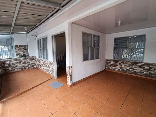 Se Alquila Casa