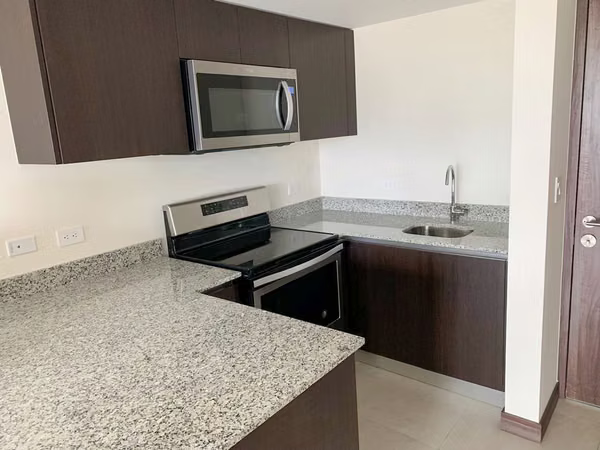 Apartamento en Yoses, Barrio Escalante I Línea Blanca | Parqueo Doble I Vista Panoramica
