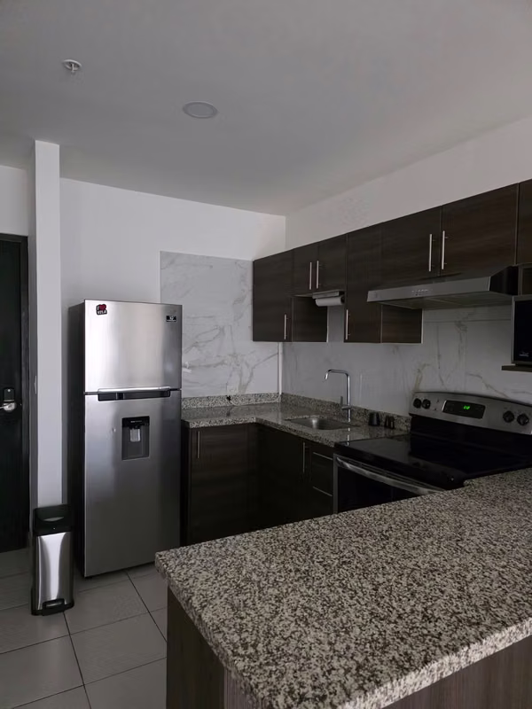 Se Vende Hermoso Apartamento en Condominio Allegro en Lagunilla de Heredia.