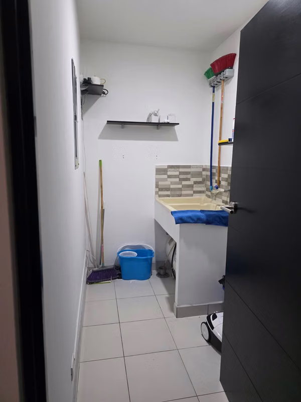 Se Vende Hermoso Apartamento en Condominio Allegro en Lagunilla de Heredia.