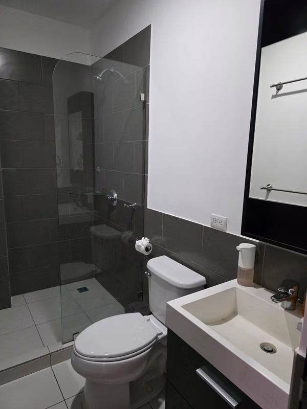 Se Vende Hermoso Apartamento en Condominio Allegro en Lagunilla de Heredia.