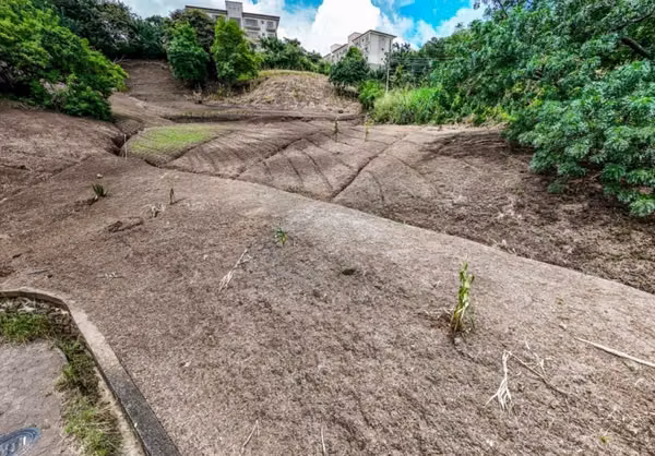 SALE OF LAND COAST RICH SANTA ANA