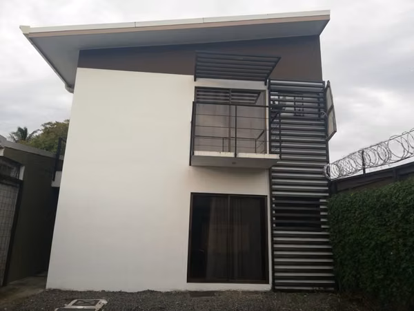 APARTAMENTO CON FINOS ACABADOS EN EL COYOL