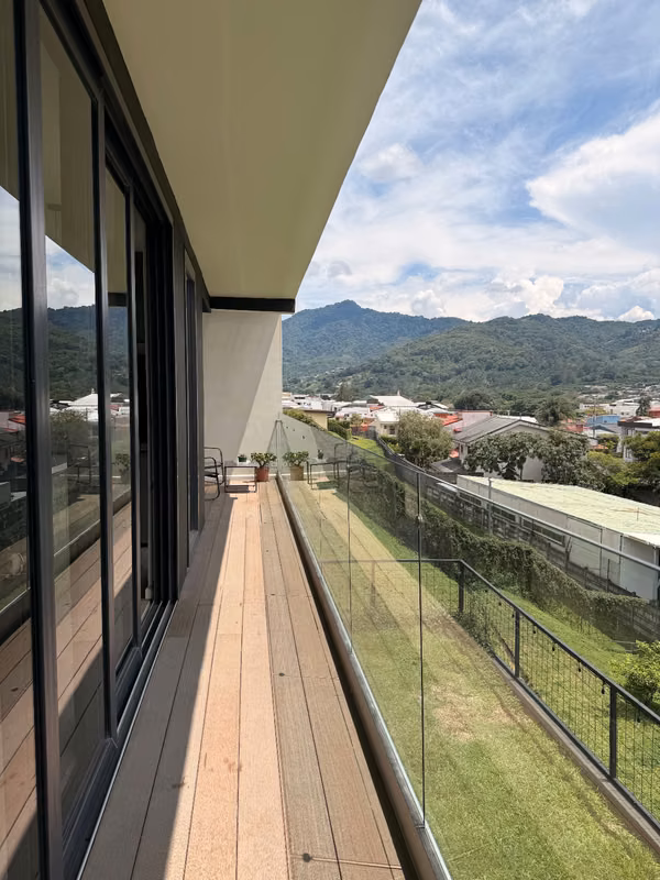 TIERRAS DEL ESTE - CASA 3 NIVELES