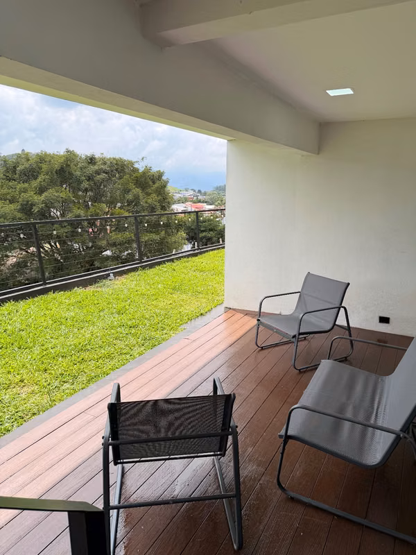 TIERRAS DEL ESTE - CASA 3 NIVELES