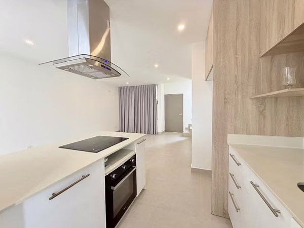 SALE OF HOUSE IN CONDO IN RIO ORO DE SANTA ANA