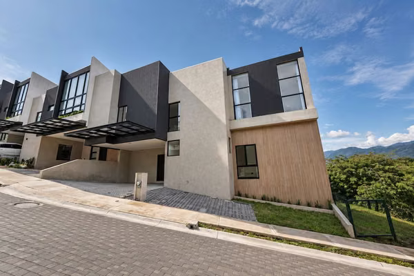 ALQUILER DE CASA PARA ESTRENAR EN CONDOMINIO NAIA