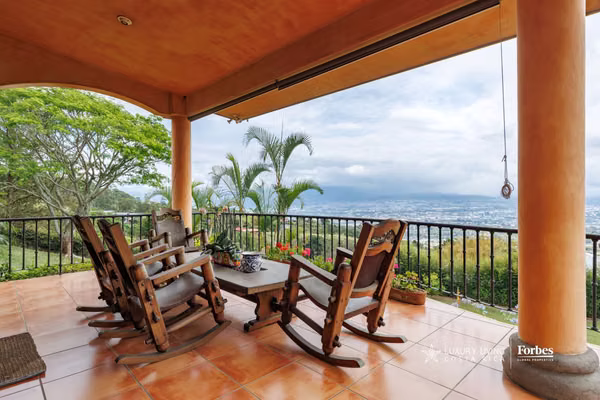 20989 - Residencia de Lujo en Venta en Escazú con Vistas al Valle