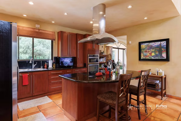 20989 - Residencia de Lujo en Venta en Escazú con Vistas al Valle