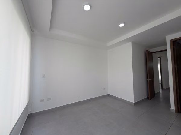 CASA EN ALQUILER | CONDOMINIO BITZÚ, SAN ANTONIO DE ESCAZÚ  990.000 mensuales | 160 m² | Cuota condominal incluida