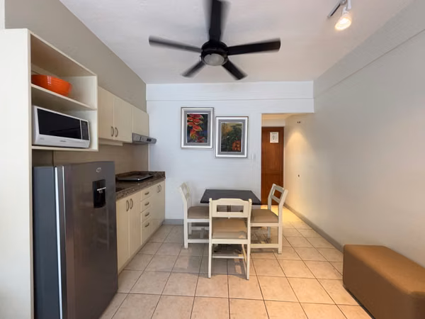 Alquiler Apartamento- Estudio en Sabana Amueblado en Condominio con Piscina