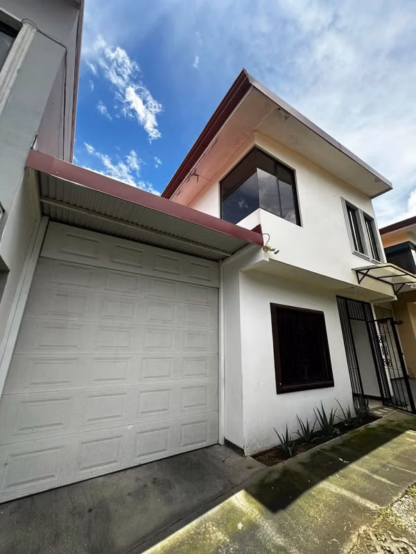 ¡TU NUEVO HOGAR EN GRANADILLA! 2 HABITACIONES + GARAJE  SE PERMITE MASCOTA PEQUEÑA