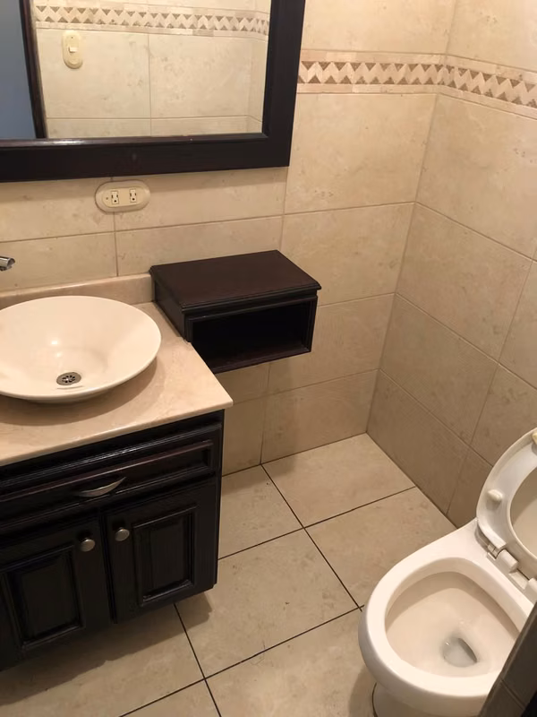 LARGE INDEPENDENT HOUSE FOR RENT - 124; HEREDIA