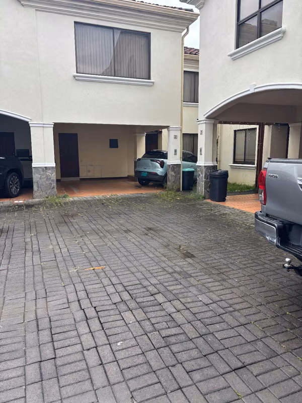 Alquiler de casa en condominio la ladera , barrial de Heredia