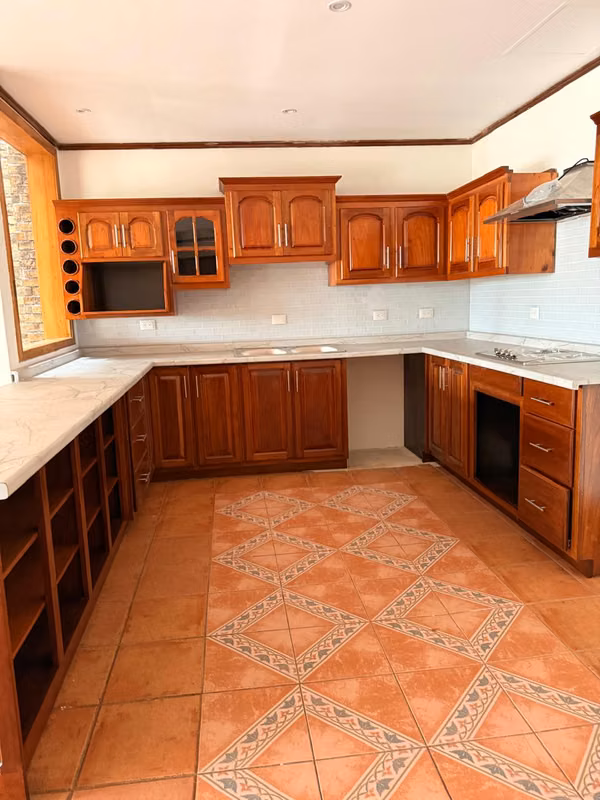 VENTA / ALQUILER DE AMPLIA CASA EN CANOAS DE ALAJUELA