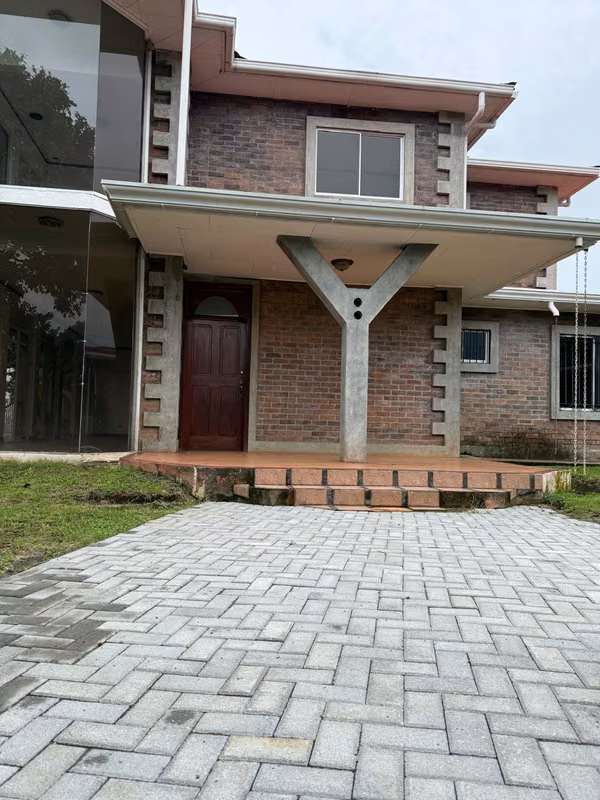 VENTA / ALQUILER DE AMPLIA CASA EN CANOAS DE ALAJUELA